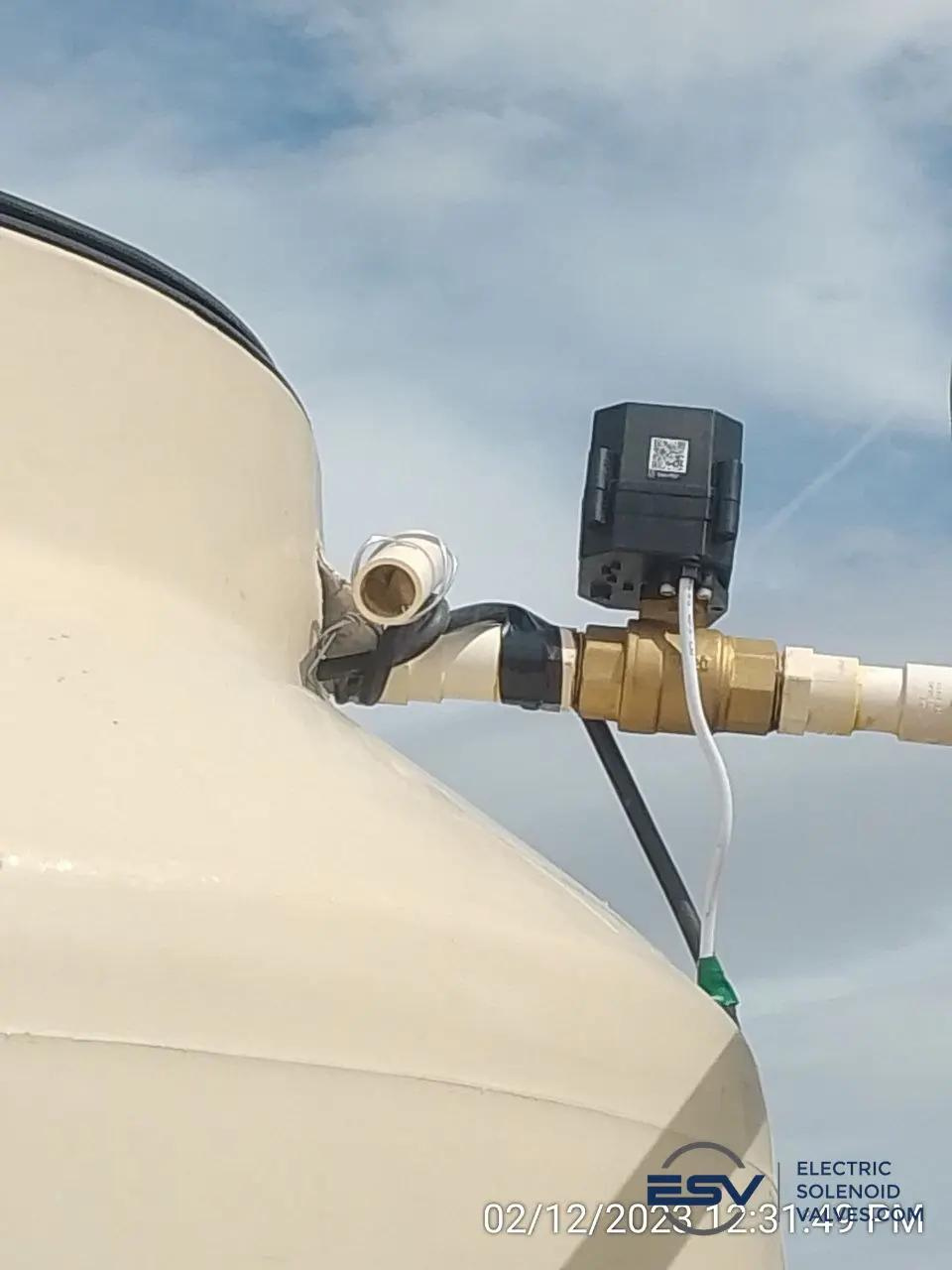 3/4" Brass Electric Ball Valve installed with hydropneumatics pump control